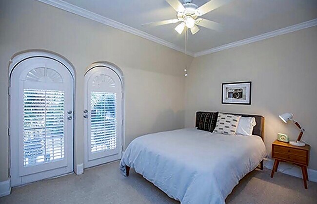 1919 Portsmouth St in Houston, TX - Building Photo - Building Photo