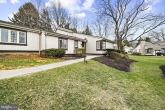326 Devon Way in West Chester, PA - Foto de edificio - Building Photo