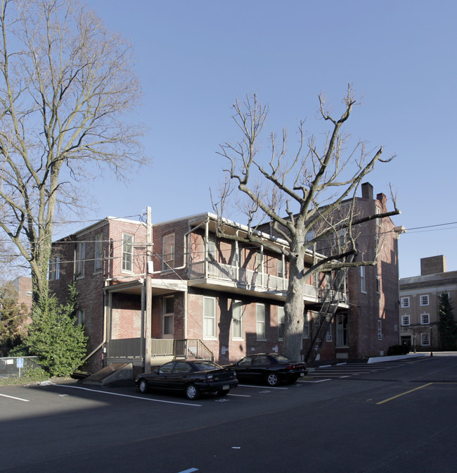 235 E Market St in York, PA - Foto de edificio - Building Photo