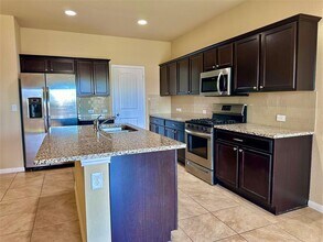 10211 Fulton Ave in Austin, TX - Building Photo - Building Photo