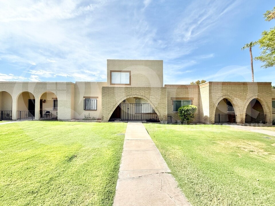 2113 E Dunbar Dr in Tempe, AZ - Building Photo