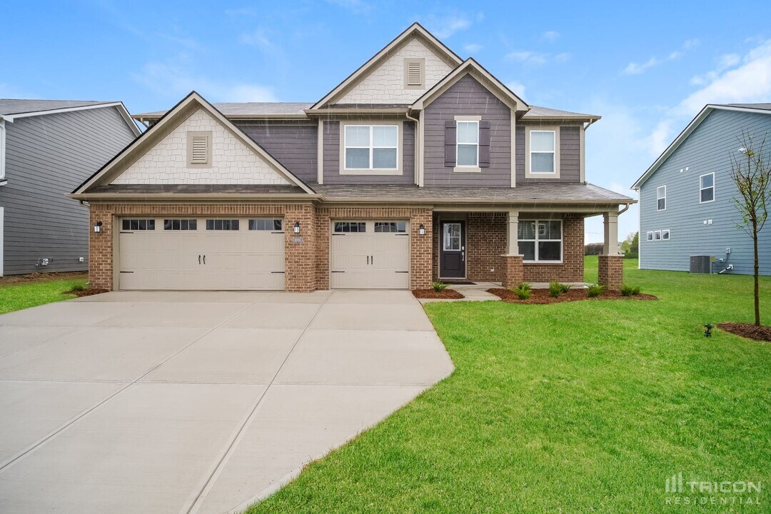 4886 Morenci Ct in New Palestine, IN - Building Photo