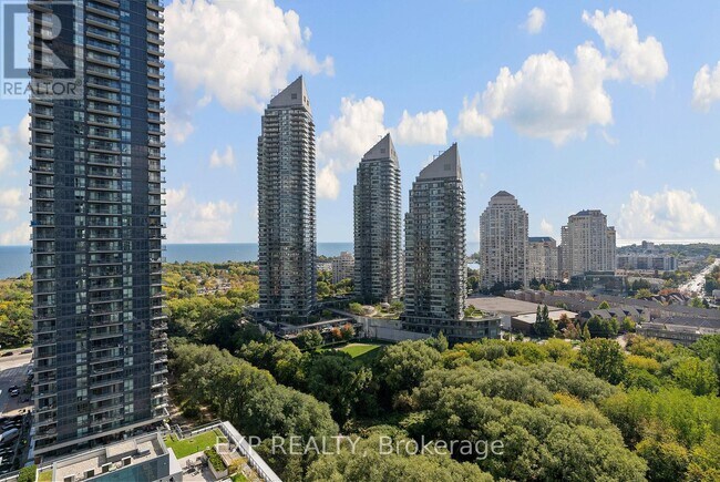 36 Park Lawn Rd in Toronto, ON - Building Photo - Building Photo