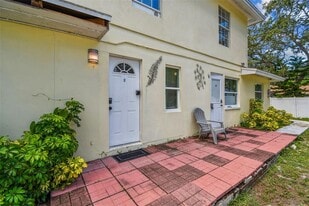 1377 S Washington Ave in Clearwater, FL - Building Photo