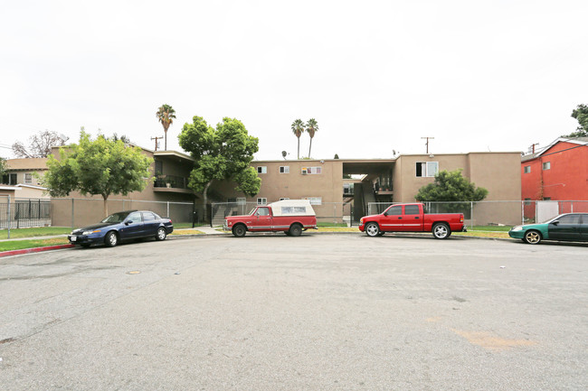 Tamarack Villas in Fullerton, CA - Foto de edificio - Building Photo