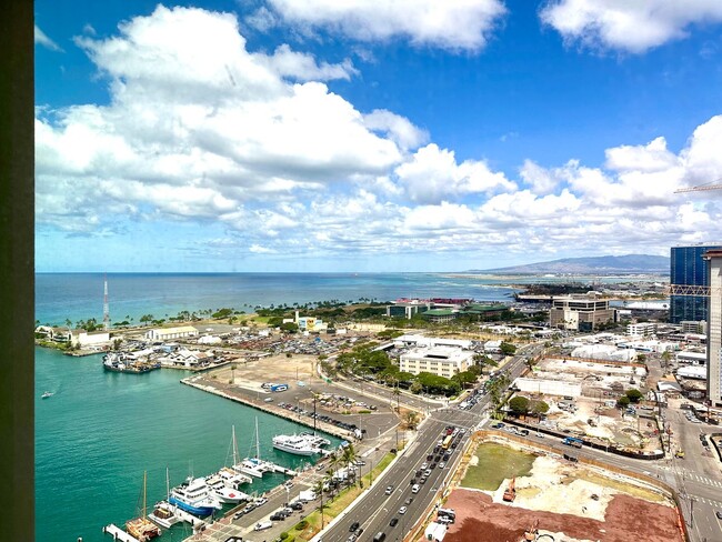 1100 Ala Moana Blvd in Honolulu, HI - Building Photo - Building Photo