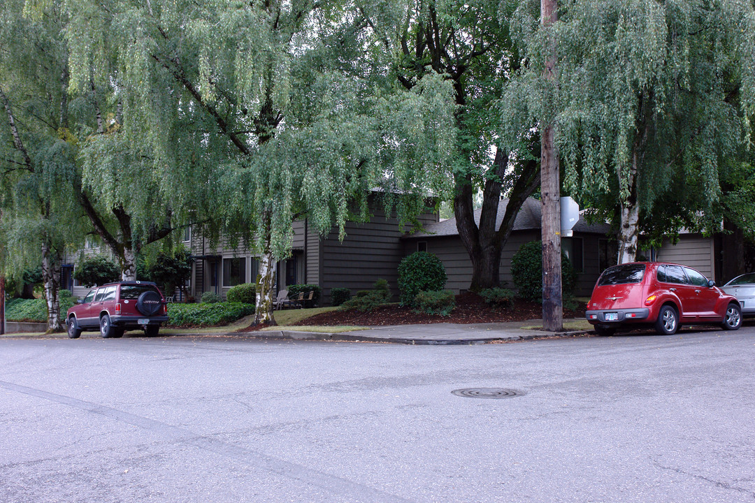 730 SE Franklin St in Portland, OR - Building Photo