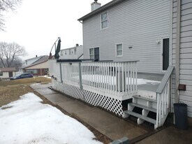 107 Martha Ave, Unit B in Elmwood Park, NJ - Building Photo