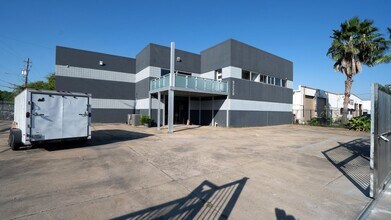 9220 Rasmus Dr in Houston, TX - Building Photo - Building Photo