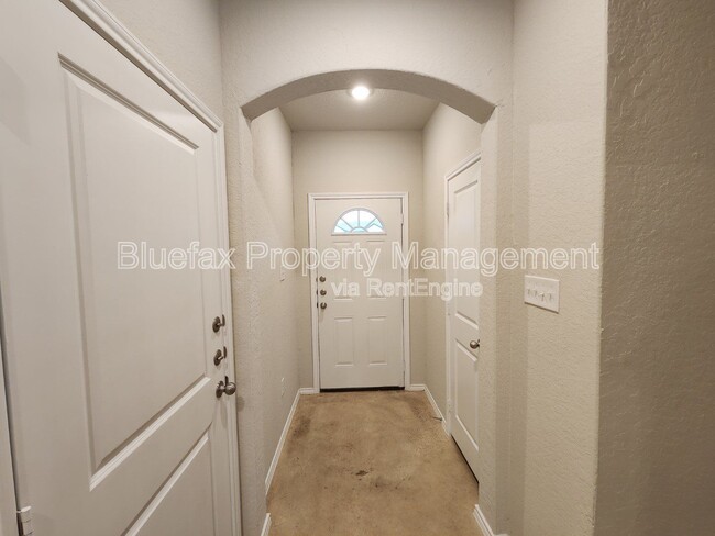 9926 Hazy Bend in San Antonio, TX - Building Photo - Building Photo