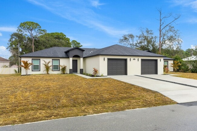 property at 1623 Espejo St SE