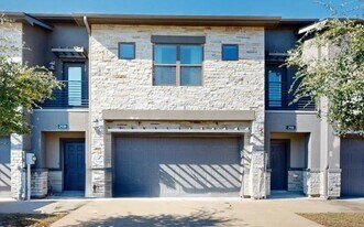 2941 Papa Bear Dr, Unit 18 in College Station, TX - Building Photo