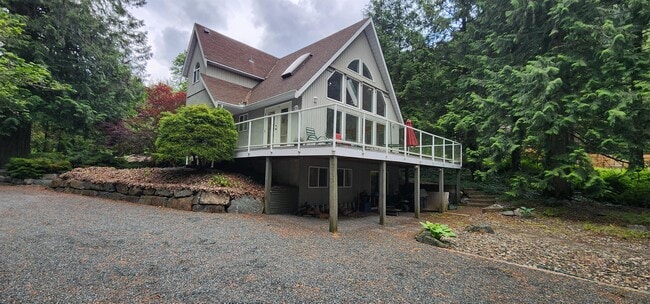 property at 7513 Rockwell Dr