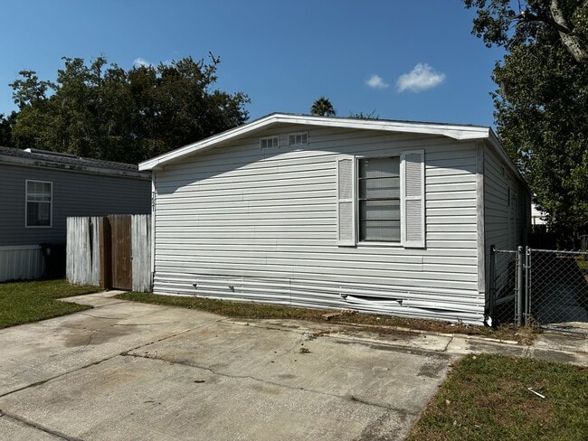 property at 7621 Sunwood Dr