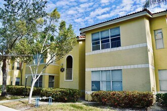 13060 Vista Isles Dr in Sunrise, FL - Building Photo - Building Photo