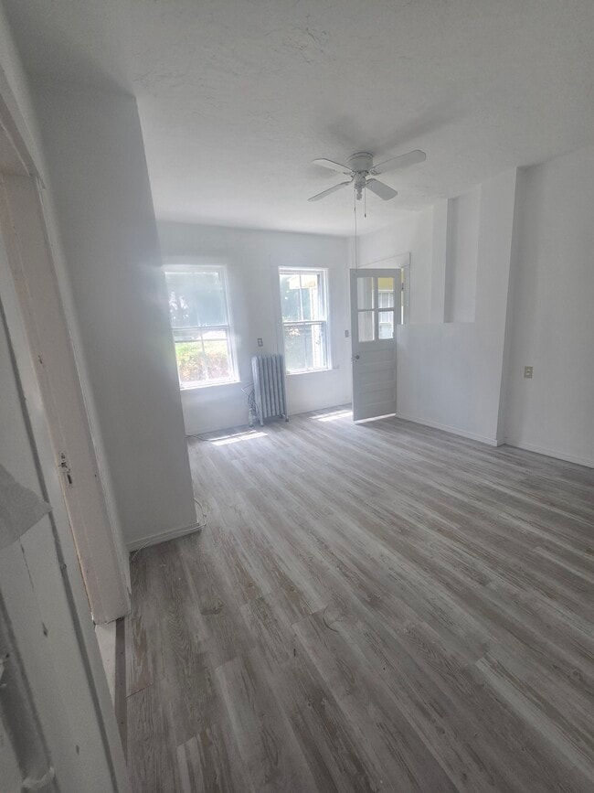 20 Temple St, Unit West Fitchburg Apartment in Fitchburg, MA - Building Photo - Building Photo