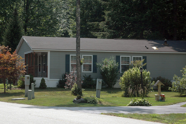 Tara Estates Retirement Village in Rochester, NH - Foto de edificio - Building Photo