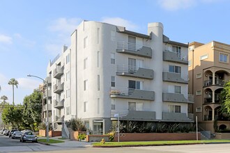 8600 Burton Way in Los Angeles, CA - Foto de edificio - Building Photo