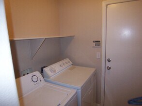 1406 W Emerald Ave in Mesa, AZ - Building Photo - Building Photo