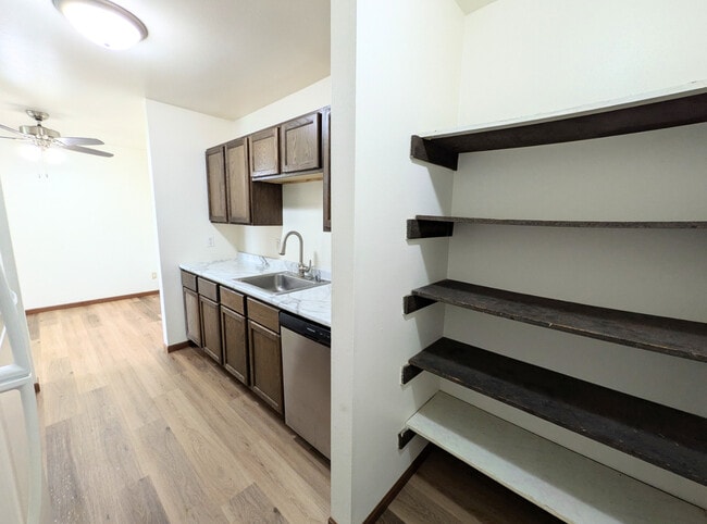 Sunset Lane Apartments in Waunakee, WI - Foto de edificio - Building Photo