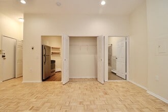 168 Coles St in Jersey City, NJ - Building Photo - Building Photo