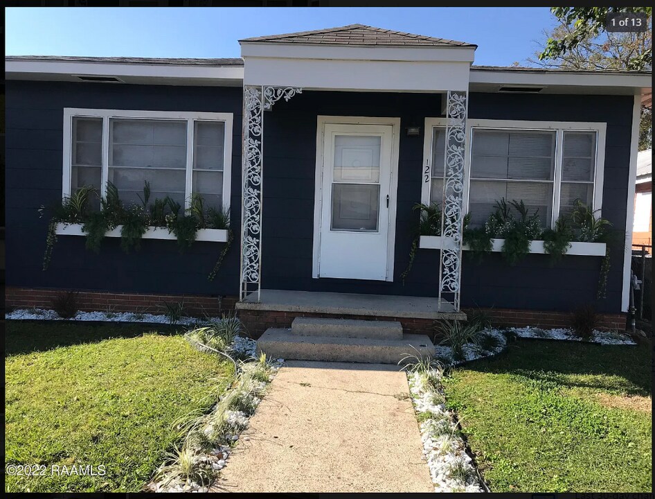 122 E Pershing St Photo