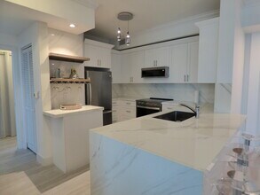 802 W Windward Way in Lantana, FL - Building Photo - Building Photo