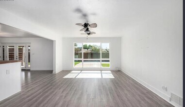 2009 N 68th St in Scottsdale, AZ - Building Photo - Building Photo