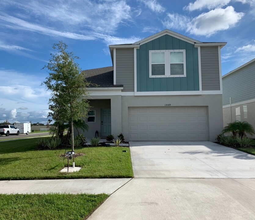 13089 Oak Hill Way in Duette, FL - Foto de edificio