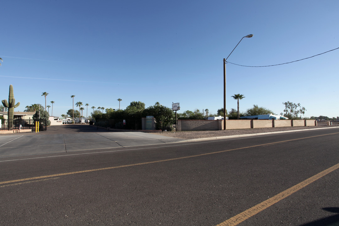 Safari Mobile Home Park in Casa Grande, AZ - Building Photo