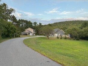 55 Apple Blossom Rd in Williston, VT - Building Photo - Building Photo