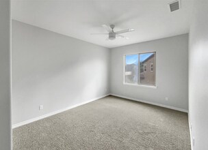 32676 Quiet Trail Dr in Winchester, CA - Building Photo - Building Photo