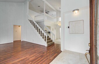 13147 Hollowcreek Park Dr in Houston, TX - Building Photo - Building Photo