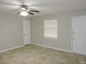 5094 Yacht Harbor Cir in Pensacola, FL - Building Photo - Building Photo