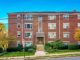 1400 12th St N in Arlington, VA - Building Photo