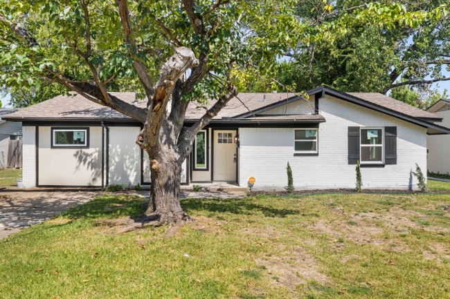 1414 Timberlake Cir