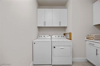 2754 Aviamar Cir in Naples, FL - Building Photo - Building Photo