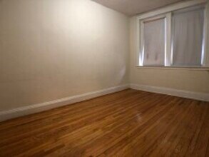 127 Sutherland Rd, Unit #A in Boston, MA - Foto de edificio - Building Photo