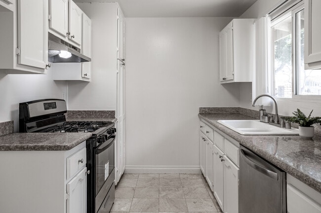 Chaumont Villas Apartments in Anaheim, CA - Building Photo - Interior Photo