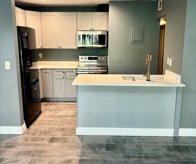 property at 120 Hibiscus Woods Ct