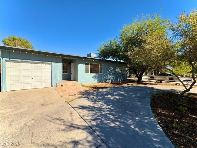 property at 1425 Bracken Ave