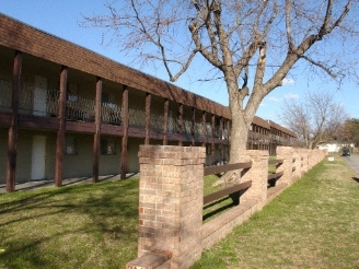 English Village North Apartments in Oklahoma City, OK - Building Photo - Building Photo