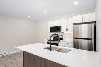 354 Edison Ave in Winnipeg, MB - Building Photo - Building Photo
