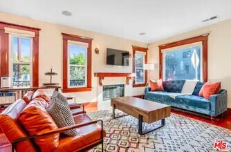 4253 Fountain Ave in Los Angeles, CA - Building Photo - Building Photo