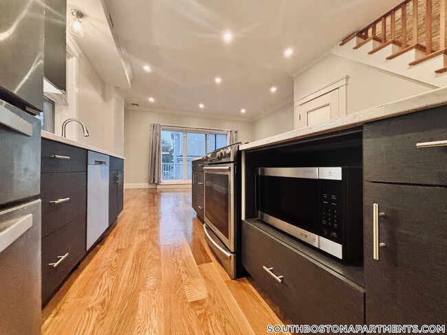 799 E 4th St in Boston, MA - Building Photo - Building Photo