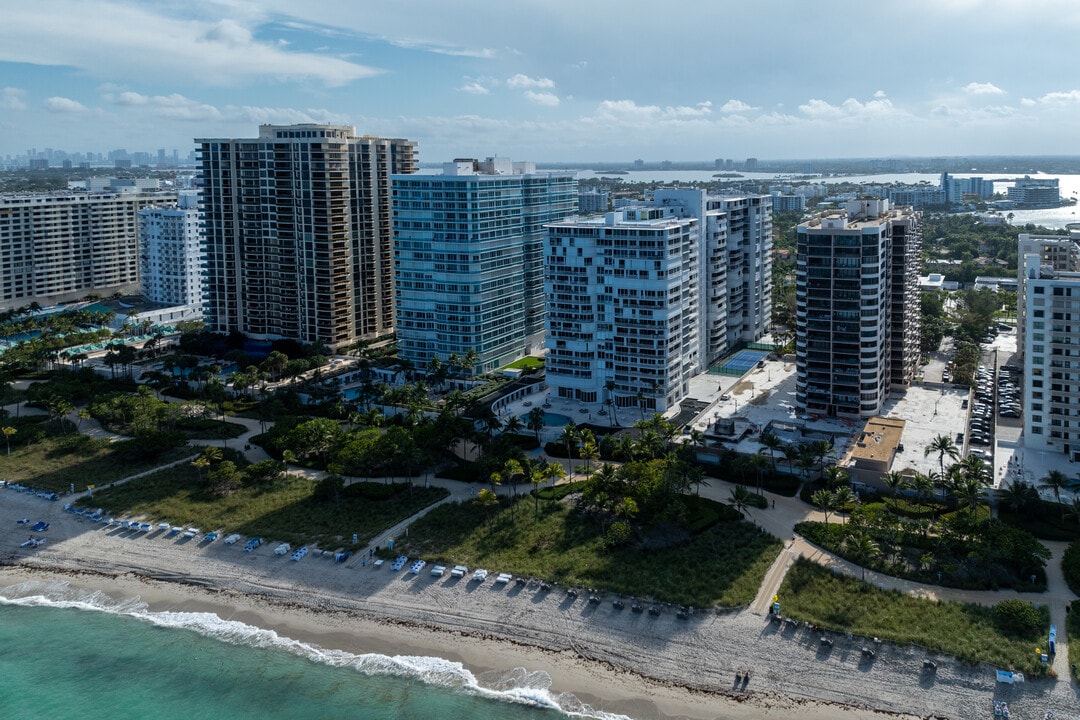 Bal Harbour 101 in Bal Harbour, FL - Building Photo