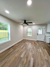 545 S 28th St, Unit B in Nederland, TX - Building Photo - Building Photo