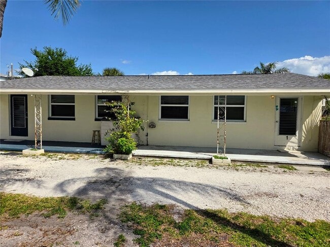 6931 Hibiscus Ave S in South Pasadena, FL - Building Photo - Building Photo