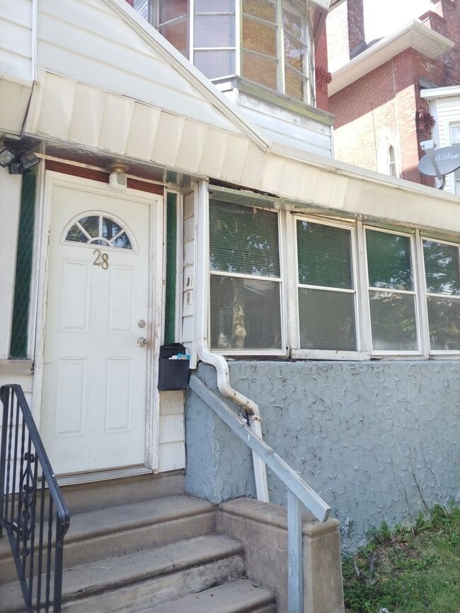 28 N 50th St in Philadelphia, PA - Building Photo - Building Photo