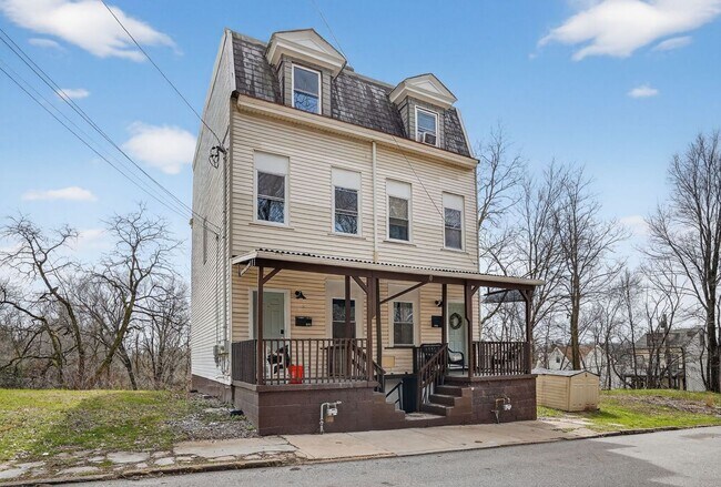 553 Norman St in Pittsburgh, PA - Foto de edificio - Building Photo